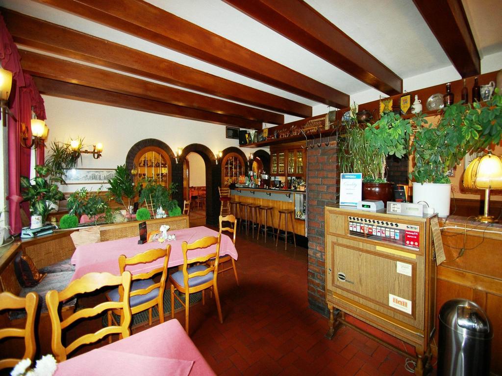 Hotel Konert แบร์กไฮม์ ภายนอก รูปภาพ
